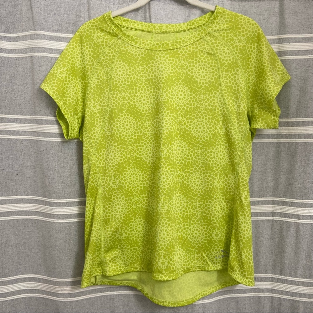 L.L. BEAN / Green Geometric Print Activewear Short Sleeve Tee Size L Reg